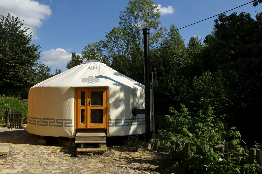 Jurta Kojovec — GLAMPING v obci Dlouhá Třebová