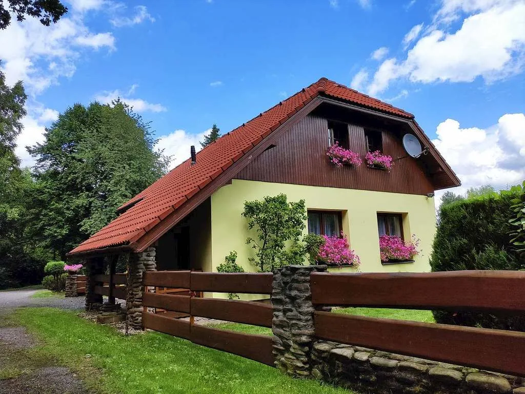 Chaloupka U řeky — CHALUPA v obci Frýdlant nad Ostravicí
